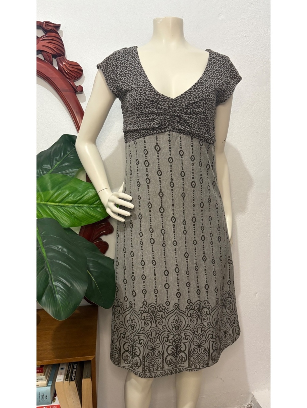 ATHLETA grey and black short sleeve casual t shirt midi dress size S